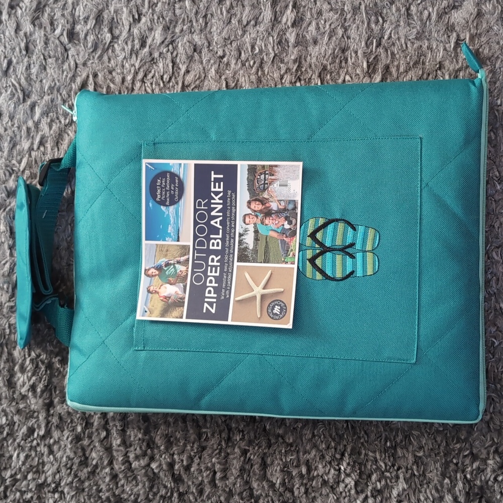 Outdoor zipper blanket